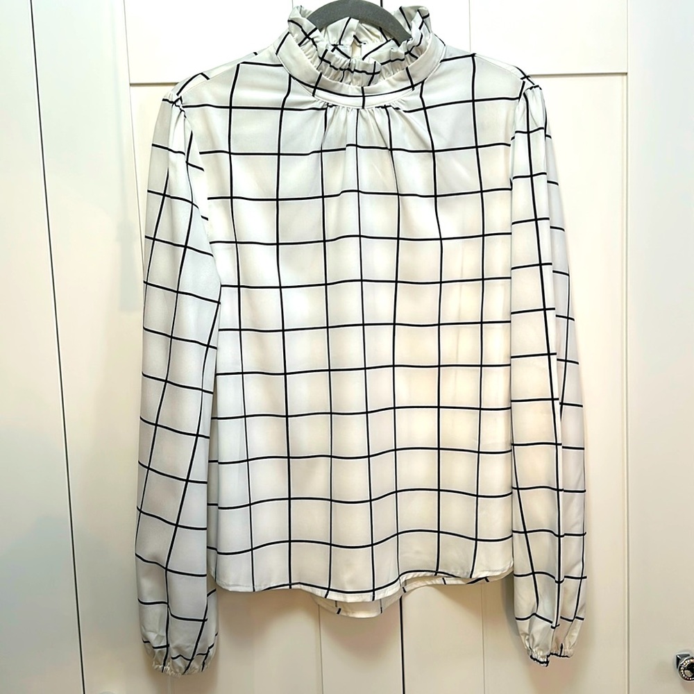 Printed Long Sleeve Ruffle Edged High Neck Top Sz LG NEW!